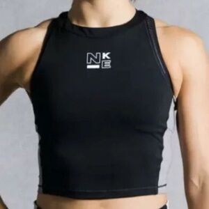 Nike Sports Bra Crop Top Black Gray Colorblock.  Size Women's small